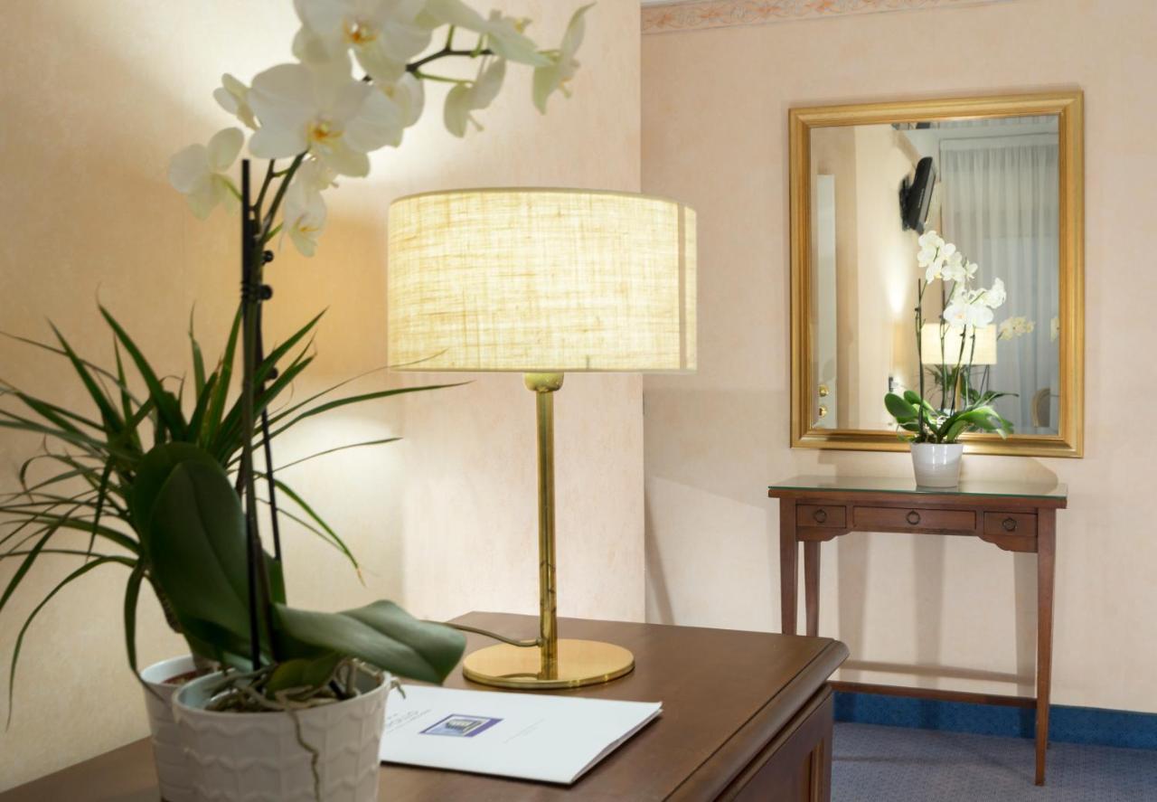 Hotel Apollo Riccione Dış mekan fotoğraf